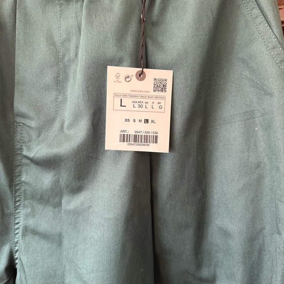 🦕 Zara Bermuda Shorts 🦕 - Picture 7 of 10